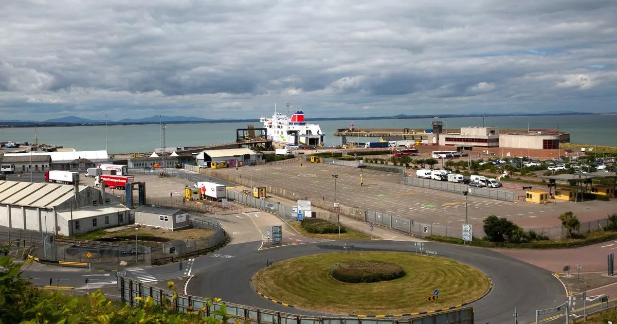 Two men found hiding in truck at Rosslare as driver arrested