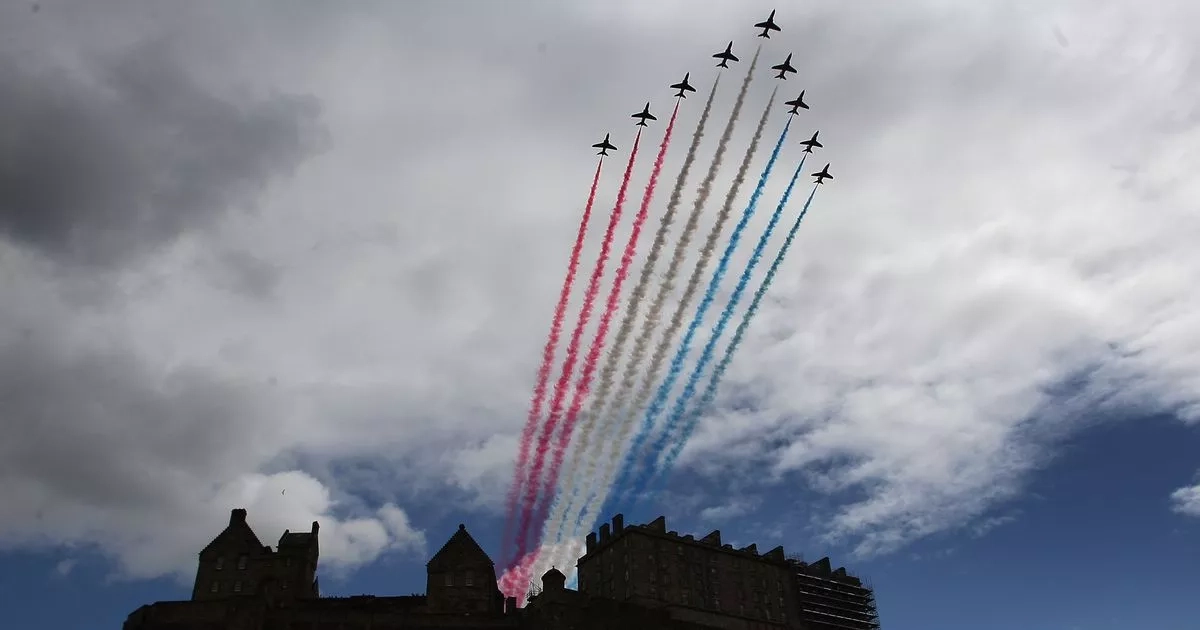 Edinburgh ban on Red Arrow flypasts rejected as notification list for residents suggested
