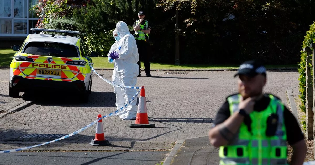 Edinburgh gang police in major manhunt after murder bid on Mark Richardson's pal