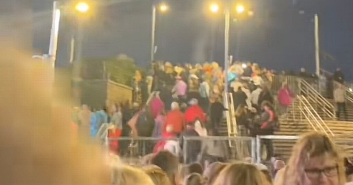 Edinburgh Robbie Williams fans vow 'never again' as they're trapped in huge crowds after gig