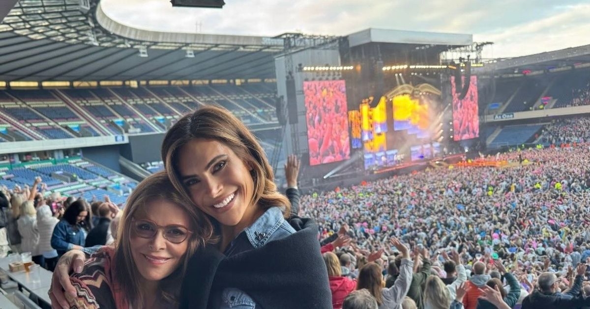 Robbie Williams' wife Ayda gives one-word take on Edinburgh as couple take in sights