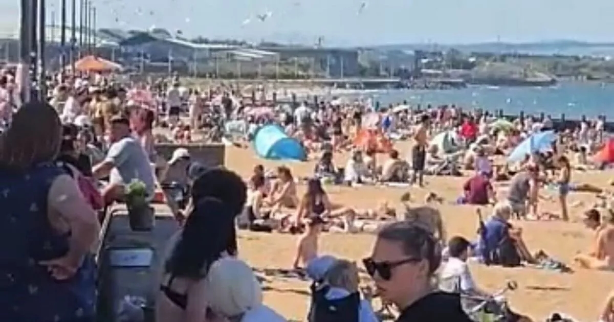 Thousands of Edinburgh sun worshipers descend on popular beach during heatwave