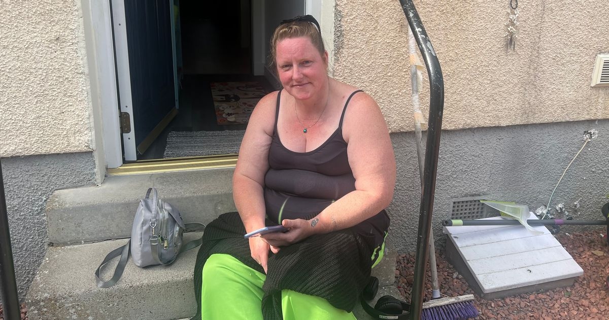 Edinburgh woman 'forced to move out' of home after 'mouse crawls up shoulder'