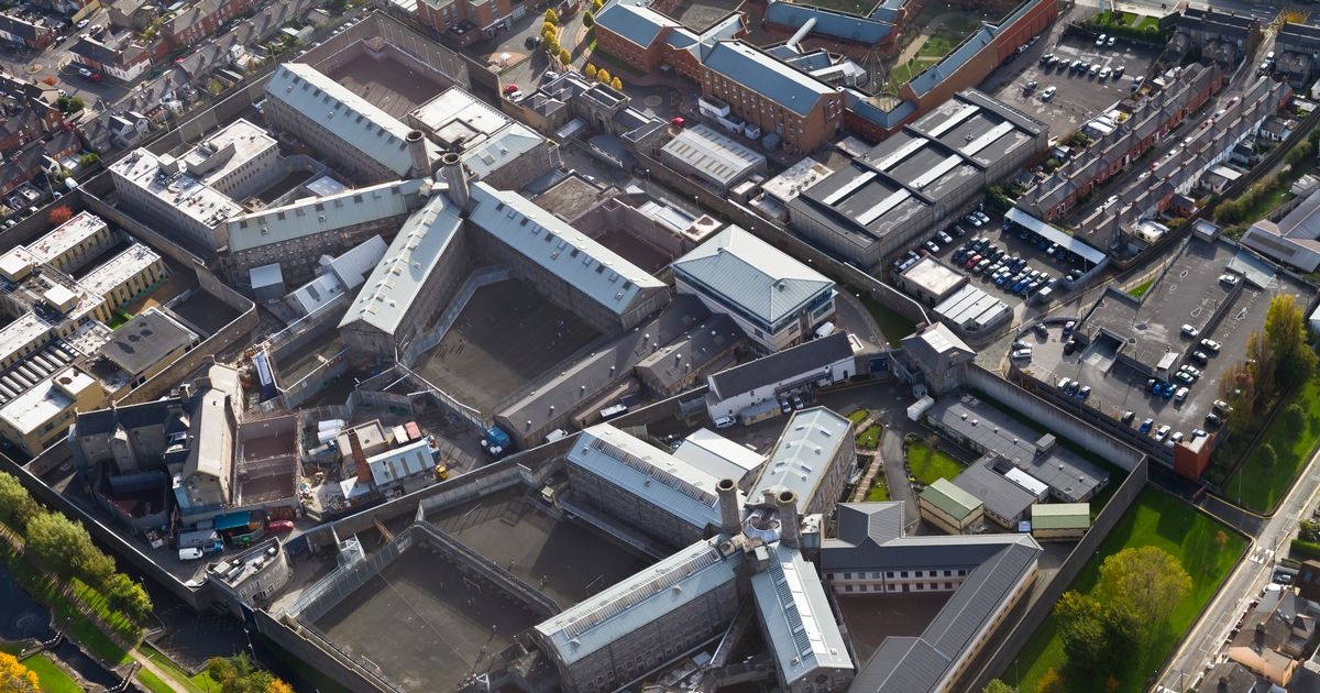 Prison officers warned about risks of using pepper spray on inmates