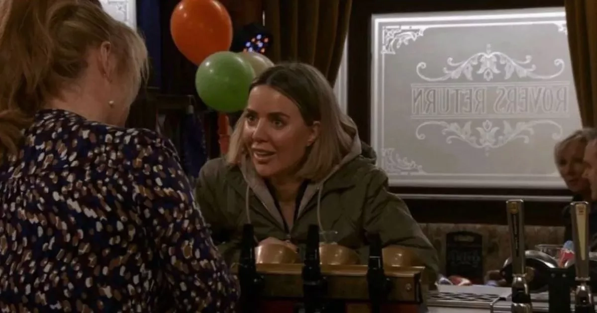 Funny Coronation Street blunder as character accidently uses co-star's real name
