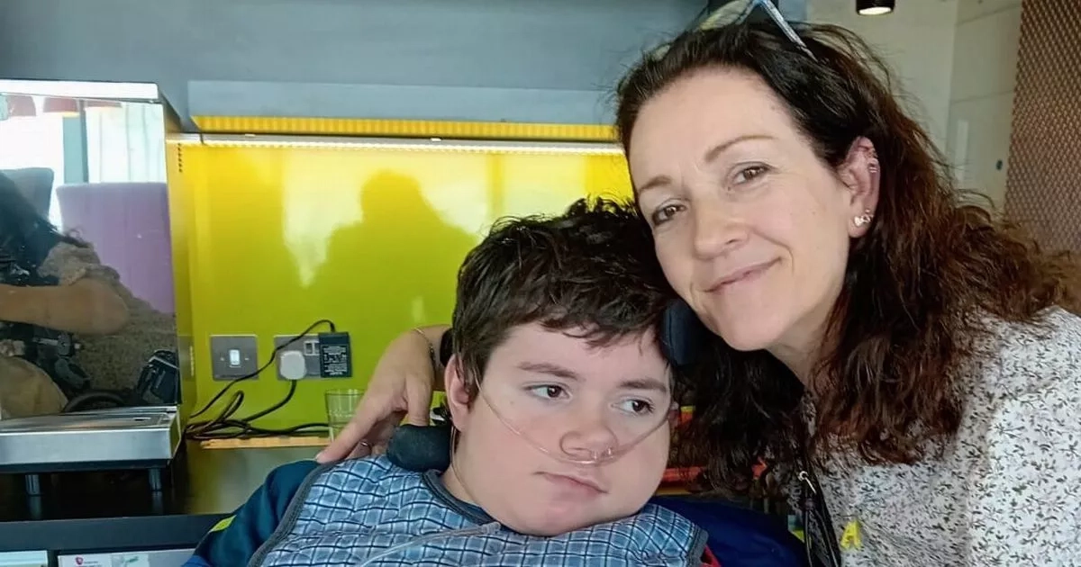 Teen with severe scoliosis will die without 'urgent medical care', parents warn