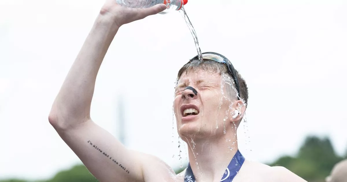 Tens of thousands take to streets on rainy bank holiday weekend