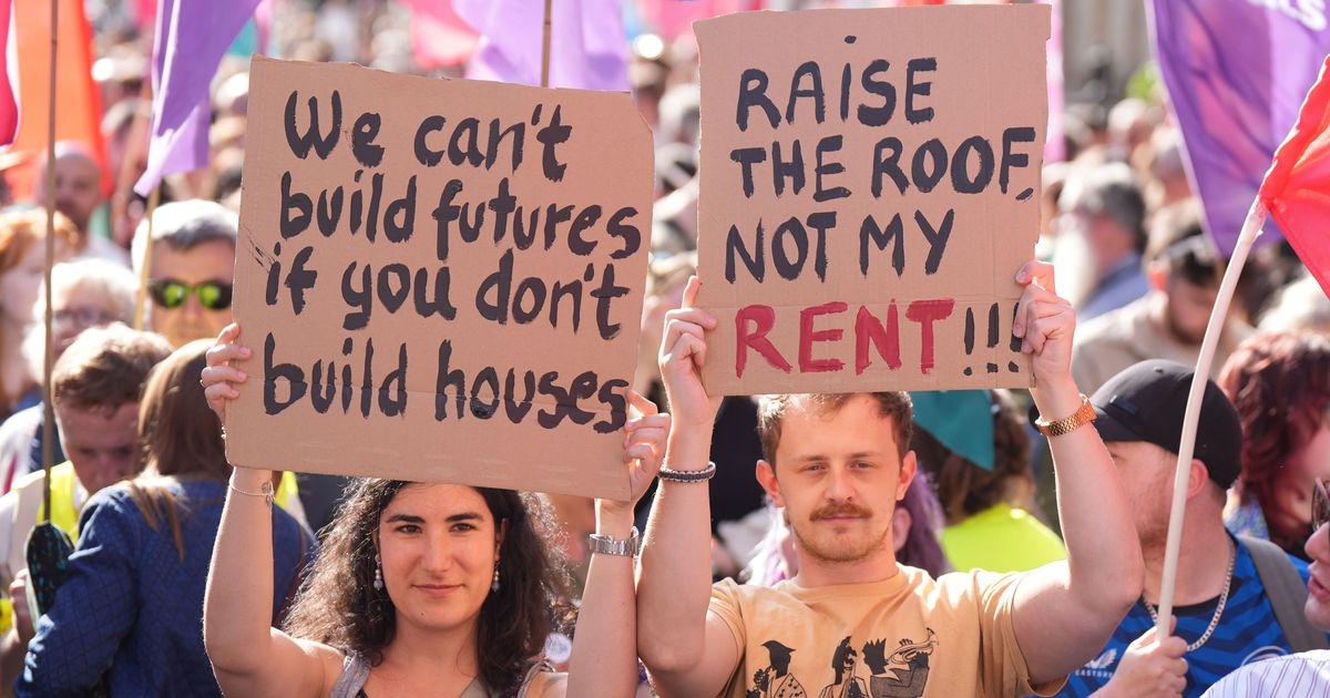 Large Raise the Roof protest at Leinster House slates Government housing policy