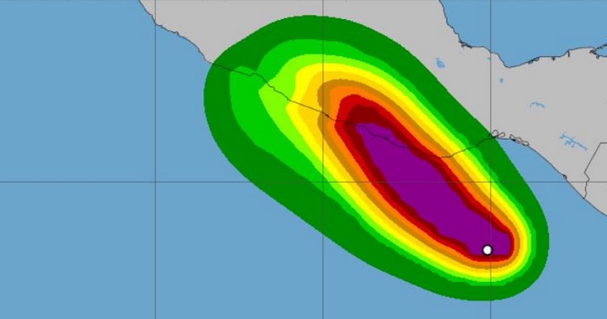 Hurricane Erick threatens holiday hotspot as urgent warning issued to Irish