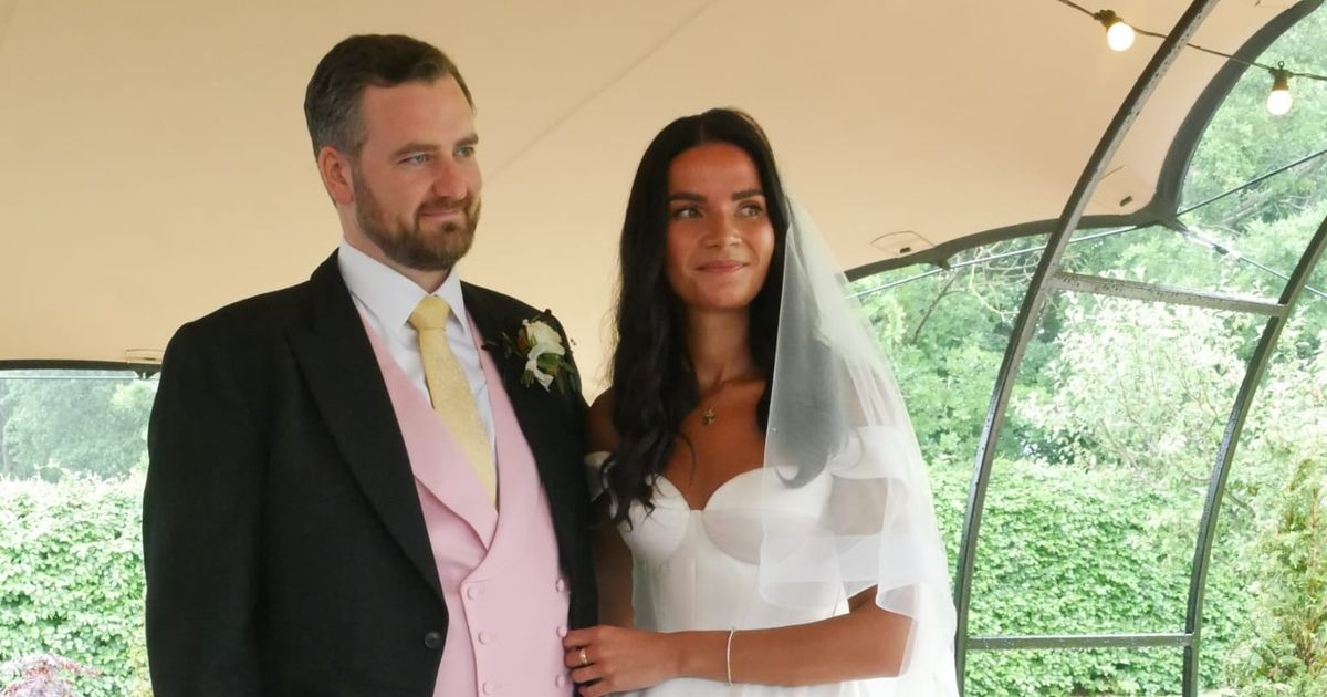 Domino's lays on 60-litre keg of dip at Irish wedding for pizza-obsessed couple