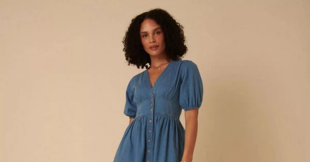 Celeb approved €121 dress price slashed and fans say it's 'flattering and comfy'
