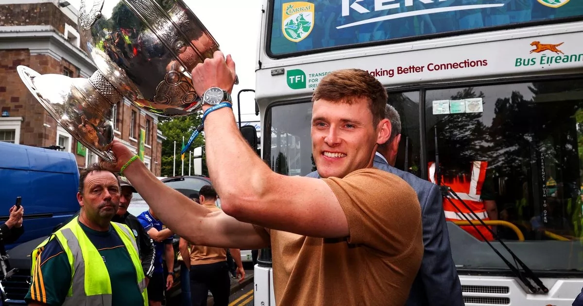 Thousands of fans line the streets as victorious Kerry team get heroes' welcome