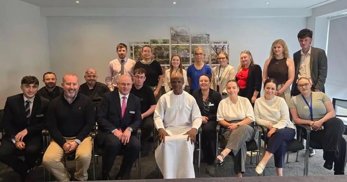 Chris Eubank gives 'uplifting' talk to staff at Galway hotel during race week