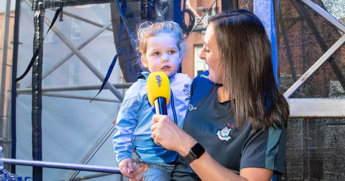 Hannah Tyrrell enjoys adorable moment with daughter on stage at homecoming