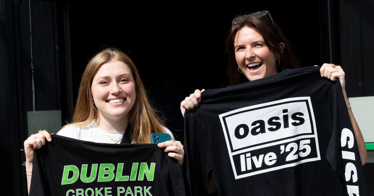 Oasis fever grows as fans flock to St. Stephen's Green for special reason
