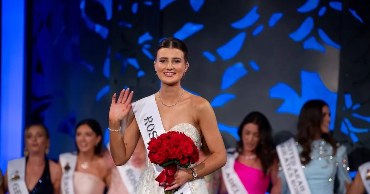 Dáithí Ó Sé and Kathryn Thomas crown 2025 Rose of Tralee