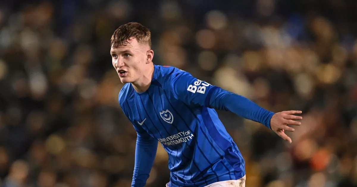 Reading boss Noel Hunt signs Ireland underage striker on loan from Brighton