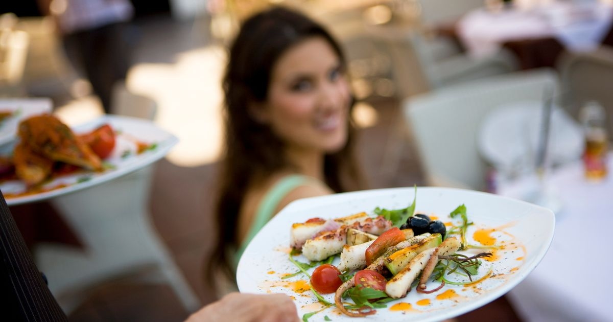 American woman orders shrimp in Europe is mortified when it arrives