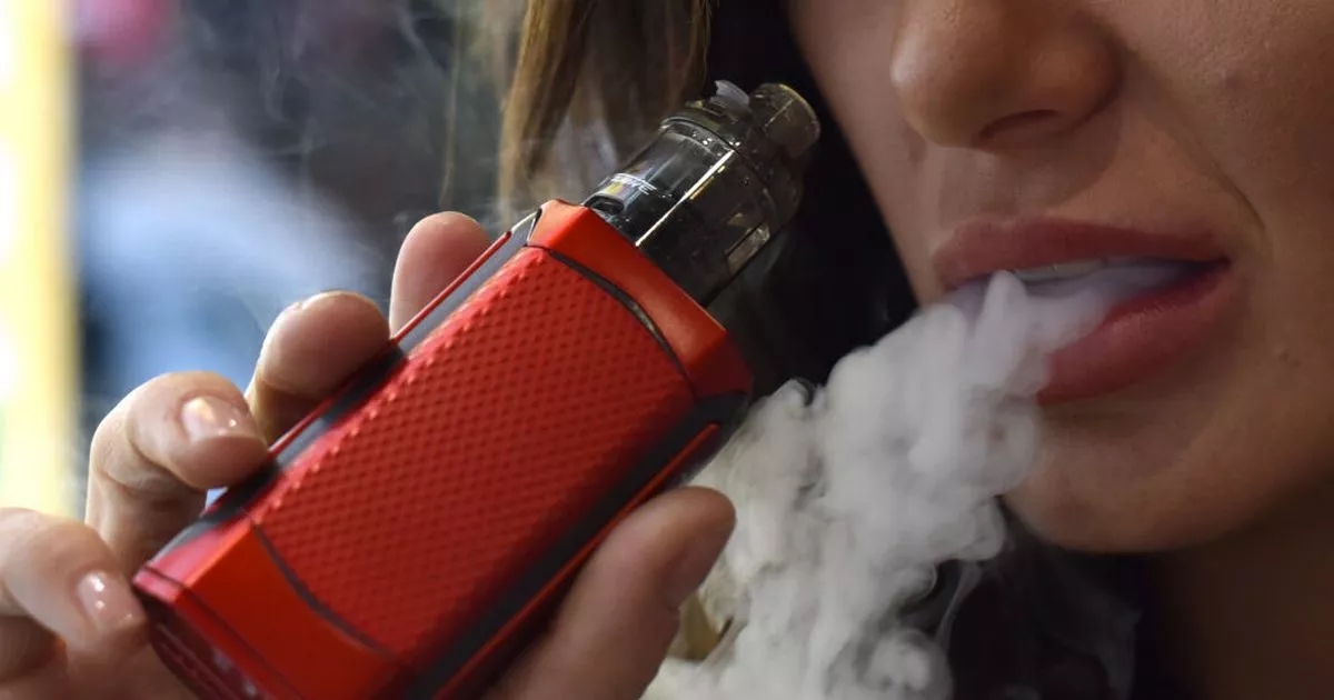 'I want to ban vaping from my wedding – it's tacky and ruins pictures'