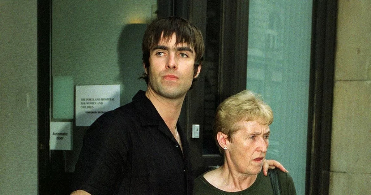 Liam Gallagher sheds bad boy vibe for quality time with mum during Oasis tour