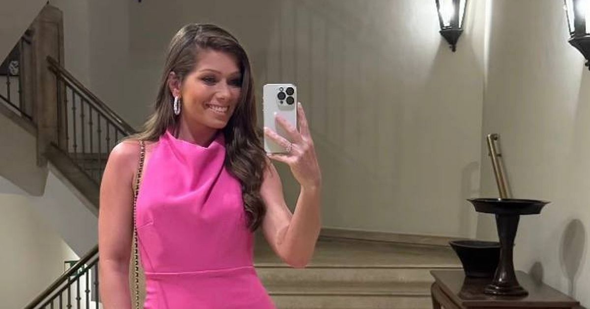 Nikki Sanderson shares stunning snaps with her 'twin-like' mother leaving fans floored