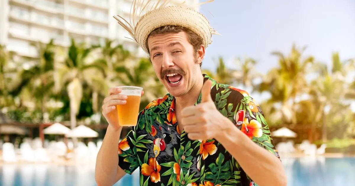British man orders pint in Benidorm but is totally floored by price
