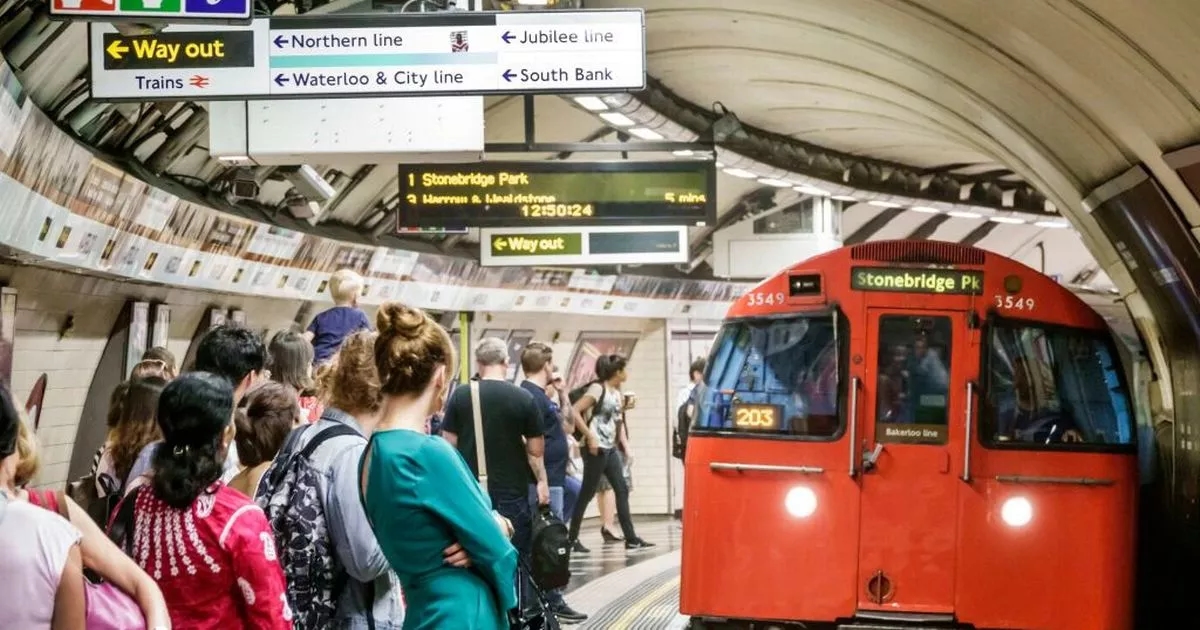 Commuter 'wants to throw up' after spotting what woman is wearing on feet