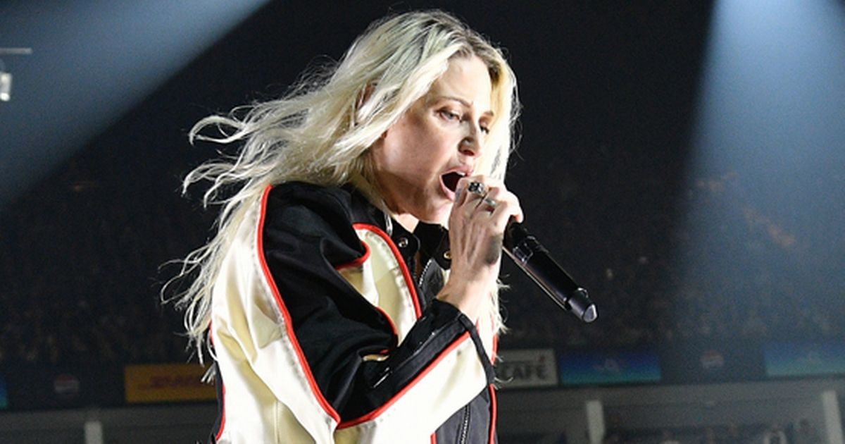 Linkin Park's Emily Armstrong halts festival performance to shave fans' hair