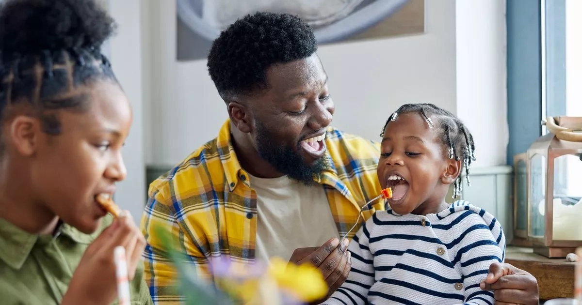 HMRC issues alert as it urges thousands of parents to claim £2,000 help