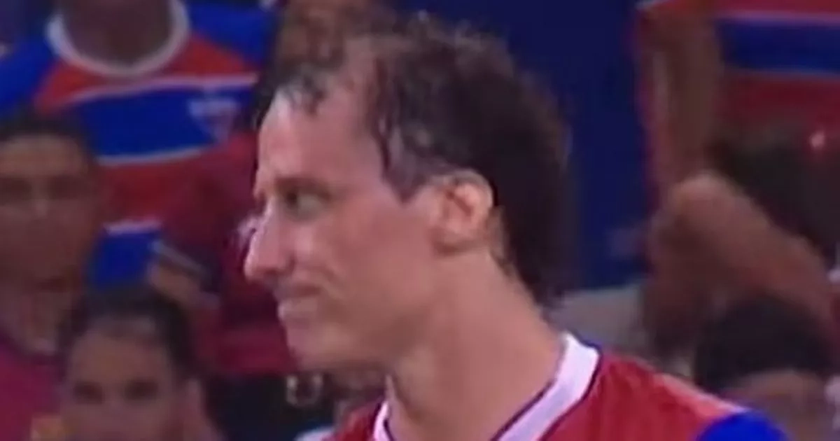 Former Arsenal and Chelsea star left unrecognisable as he reveals treatment for baldness