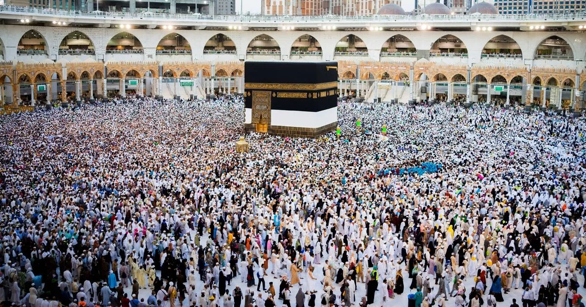 Brits doing Hajj pilgrimage told to get 'essential' jab after new cases of disease