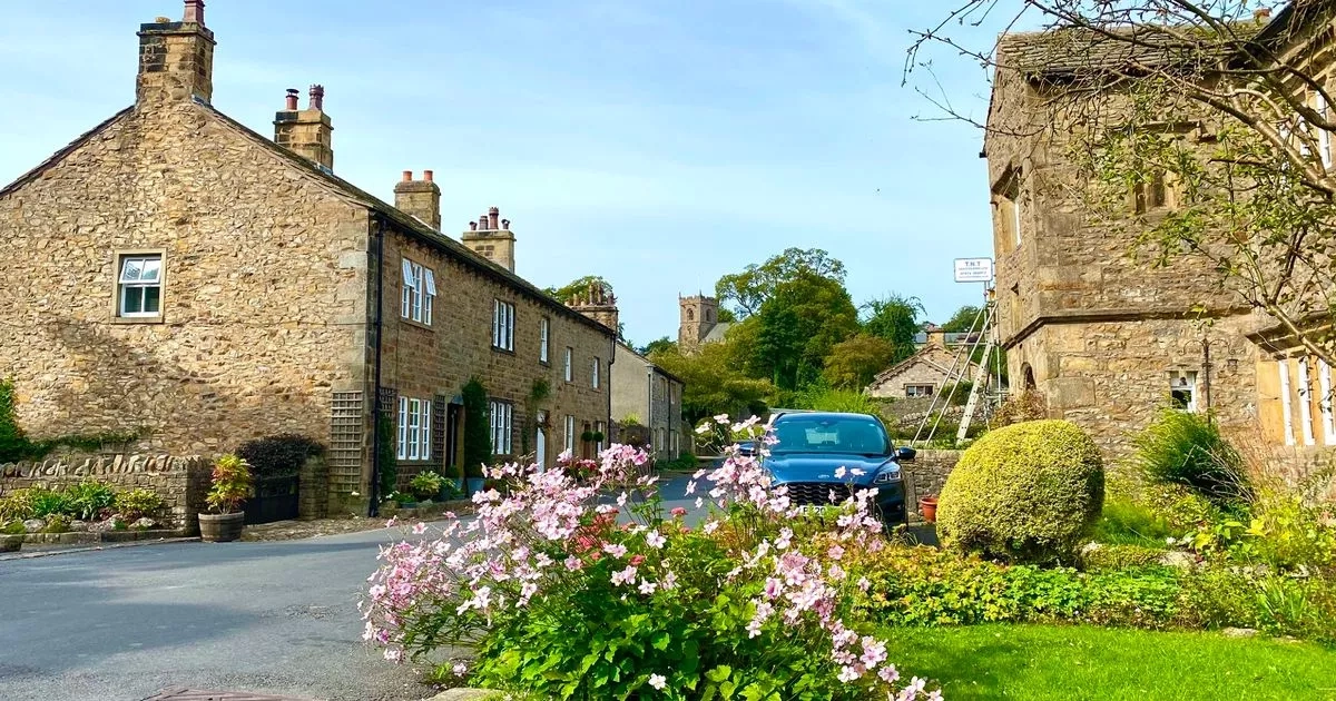Incredible UK village frozen in time with no TV satellites or road signs