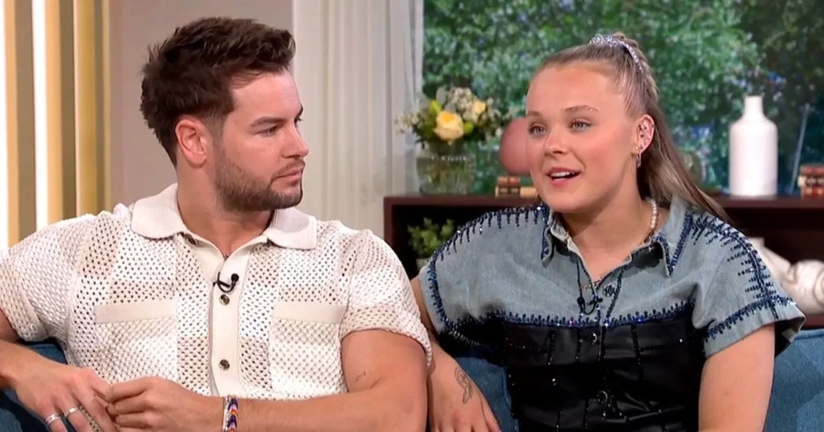 This Morning fans spot savage dig at JoJo and Chris as they issue statement on romance