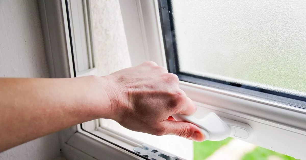UK households urged to keep windows closed from Friday until Saturday