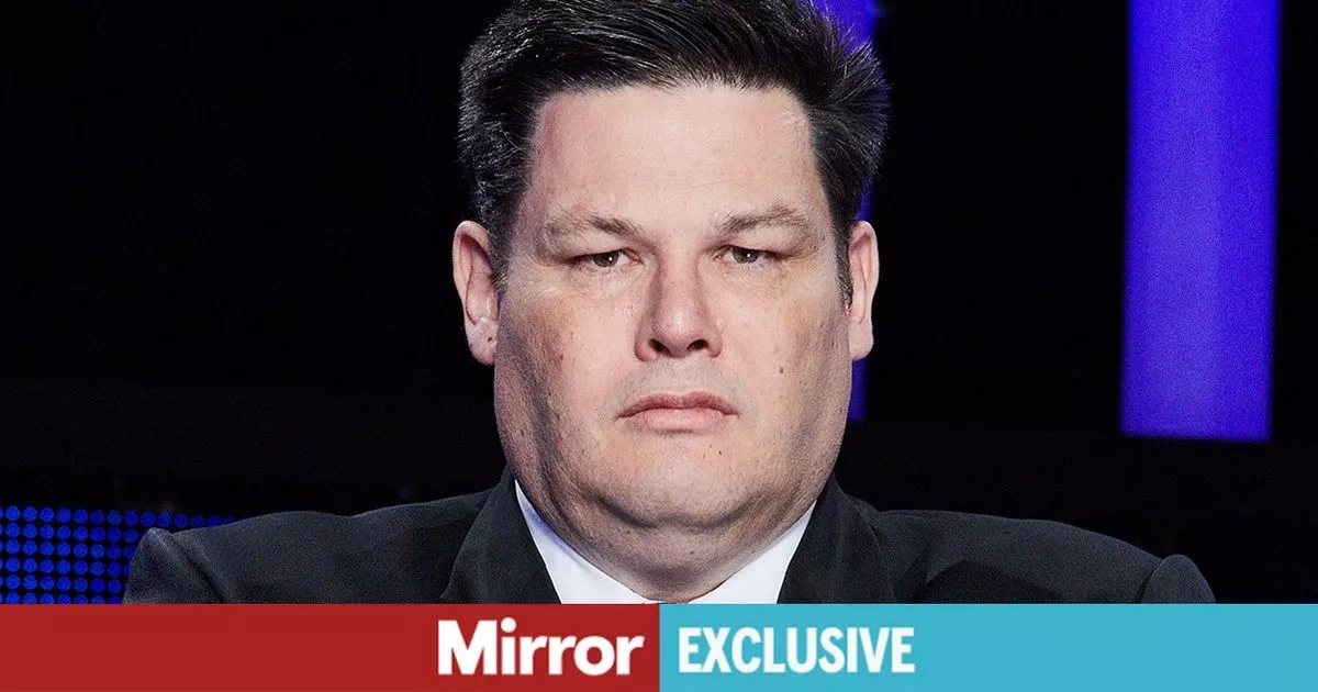 Celebs Go Dating star questions The Chase Mark Labbett's true intentions as he joins cast