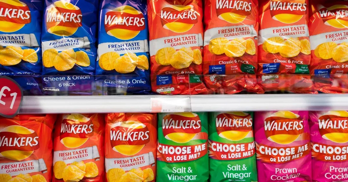 American dad tries UK crisps and issues surprising verdict on one flavour