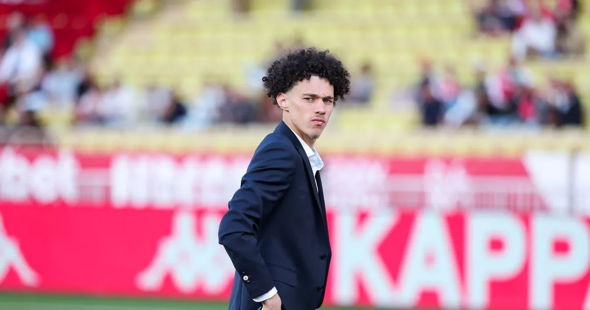 Man Utd and Man City dealt blow as £59m star makes surprising claim on future