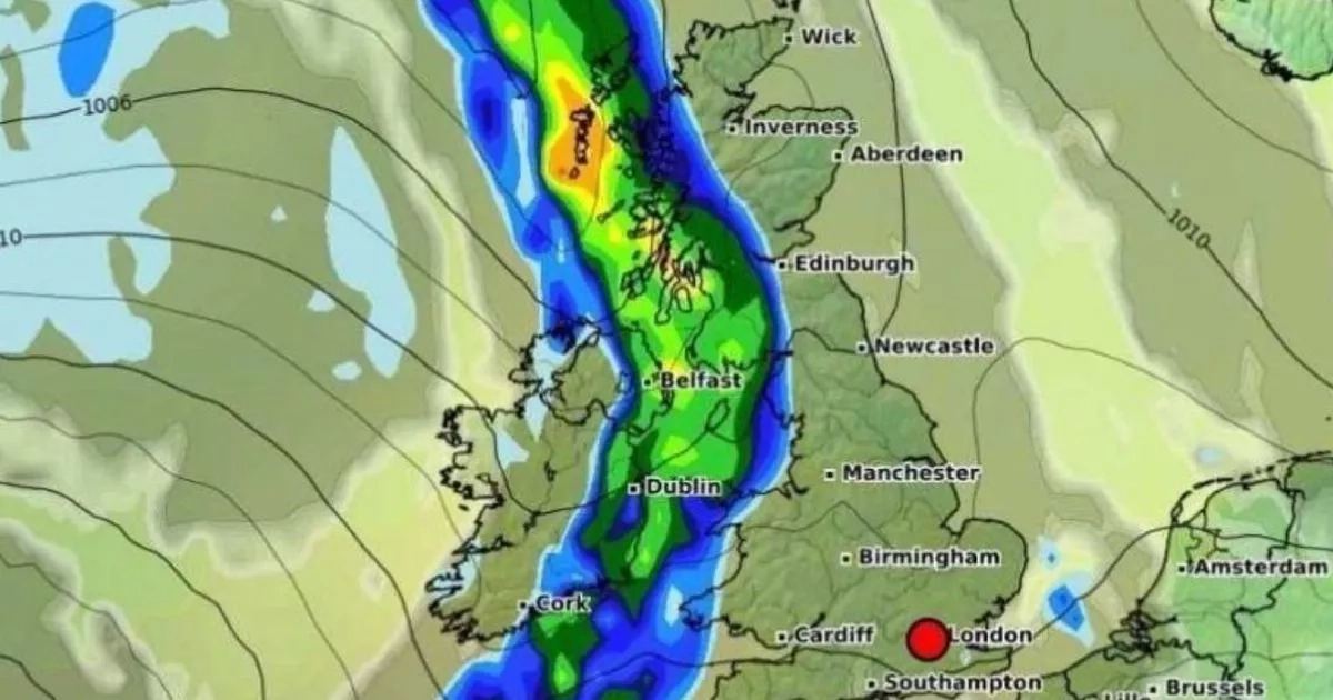 New weather maps show exact date 850-mile wall of rain will pelt Britain