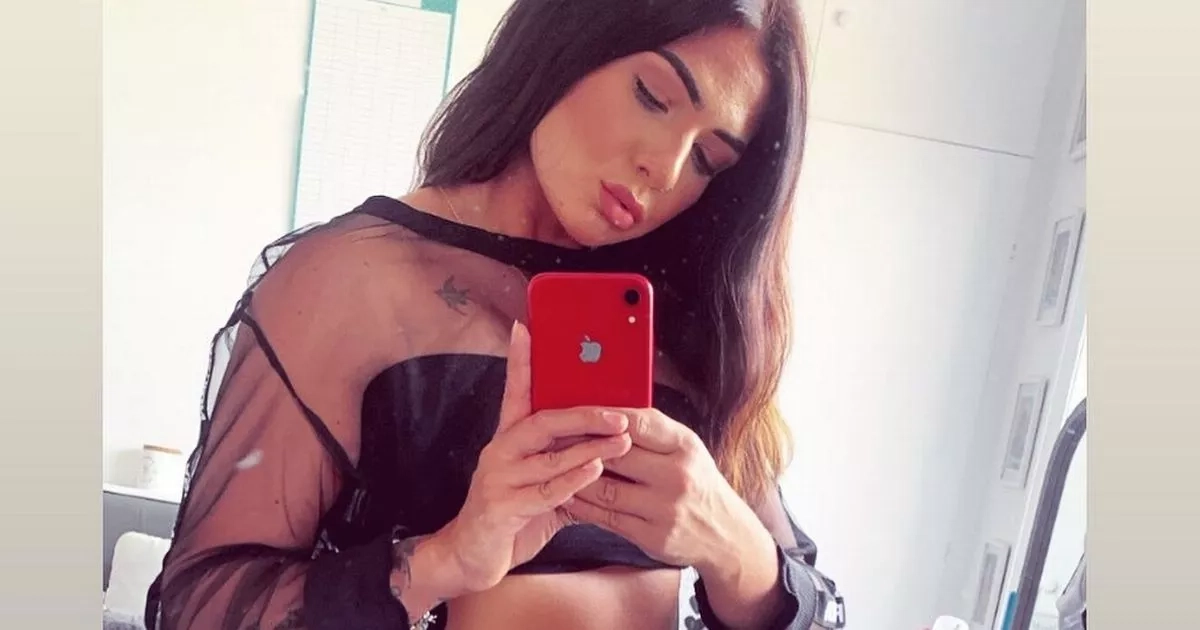Prison officer's bra-smuggling plot to get pregnant by rapist inmate lover