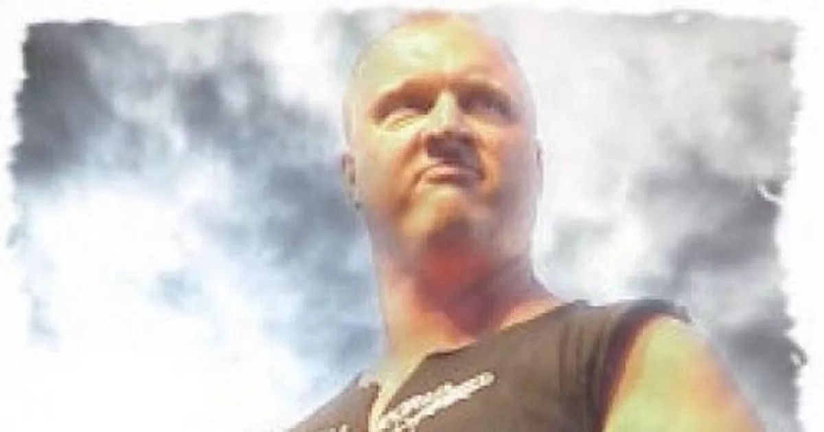Former WWE star dies after wrestler knocked off bike by vehicle