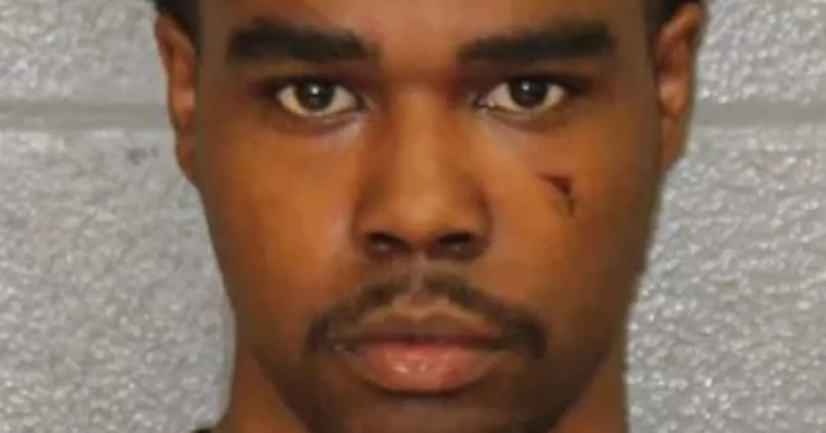 Fast food worker 'shot co-worker in argument over burnt food'