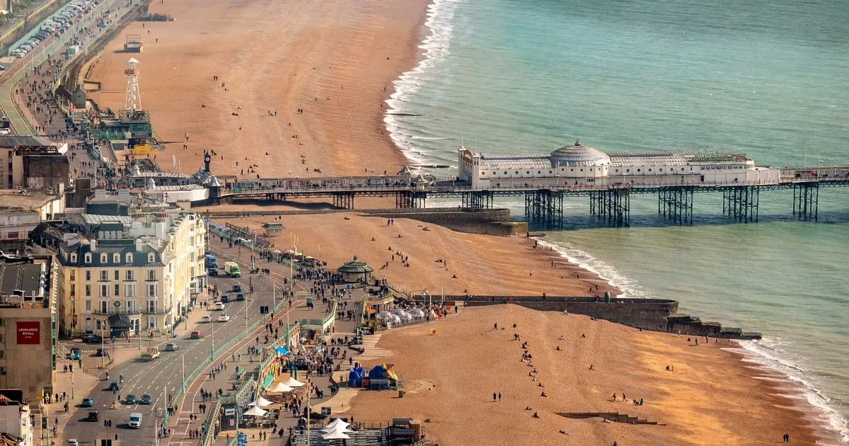 Famous UK seaside town fury as £2 pier charge to tourists branded 'absurd'