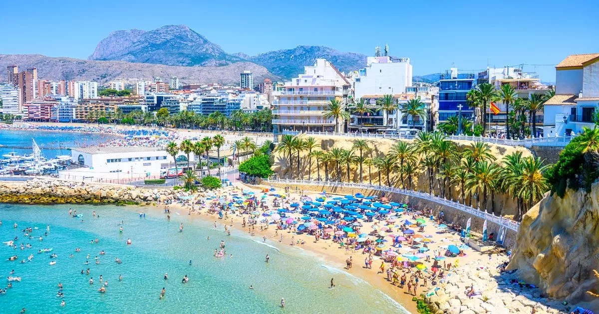 FCDO Spain travel warning for tourists staying in hotels with balconies