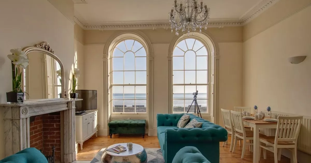 'Gorgeous' holiday home 'overlooking sea' is seconds from beach