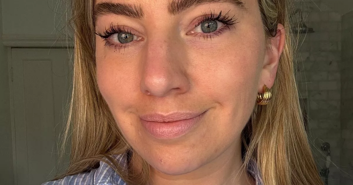 New mascara that gives incredible volume in one swipe and enhances blue eyes