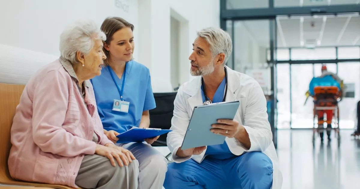 'I'm a dementia expert - these are the common signs to watch for'