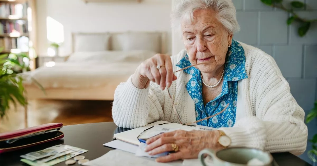 DWP state pension warning as thousands missing out on £25,000 worth of payments