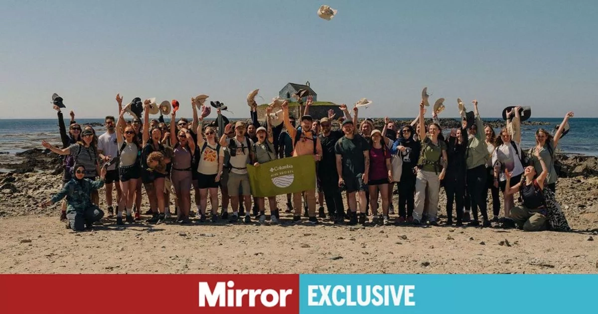 'I ditched my phone and went on an 18-mile hike instead - here's how it went'