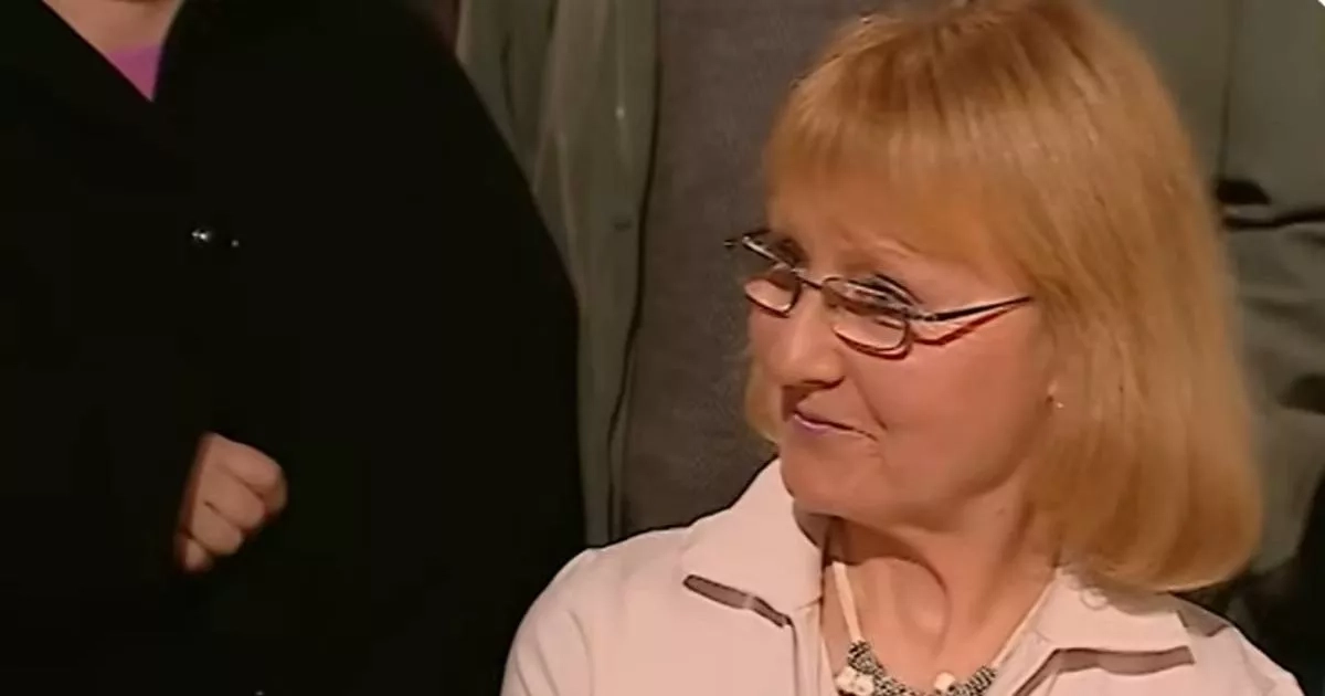 Antiques Roadshow guest gasps at massive value of late husband's jewels