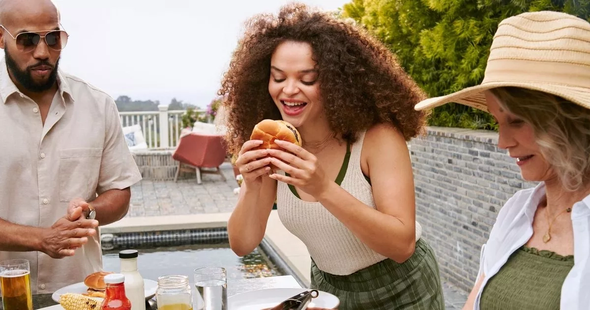 Brits enjoy midweek BBQs thanks to sizzling weather with healthier food on menu